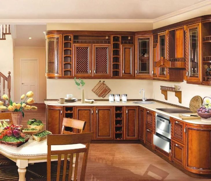 светлая кухня массив